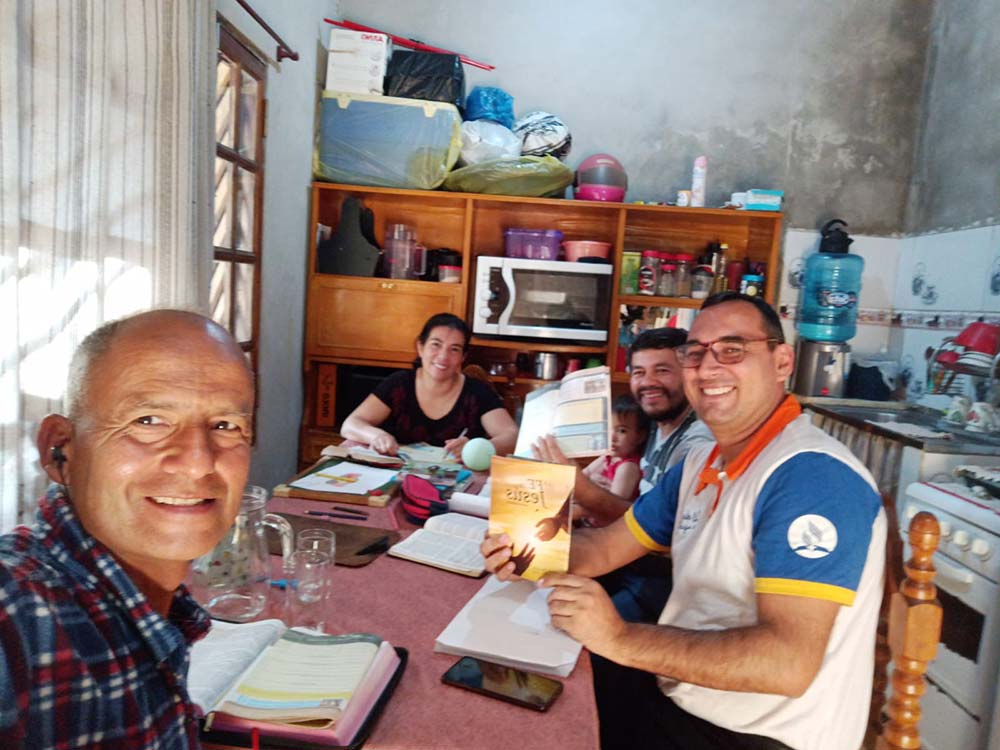 35cba108-d6df-4d26-8fea-f0a7733b8186